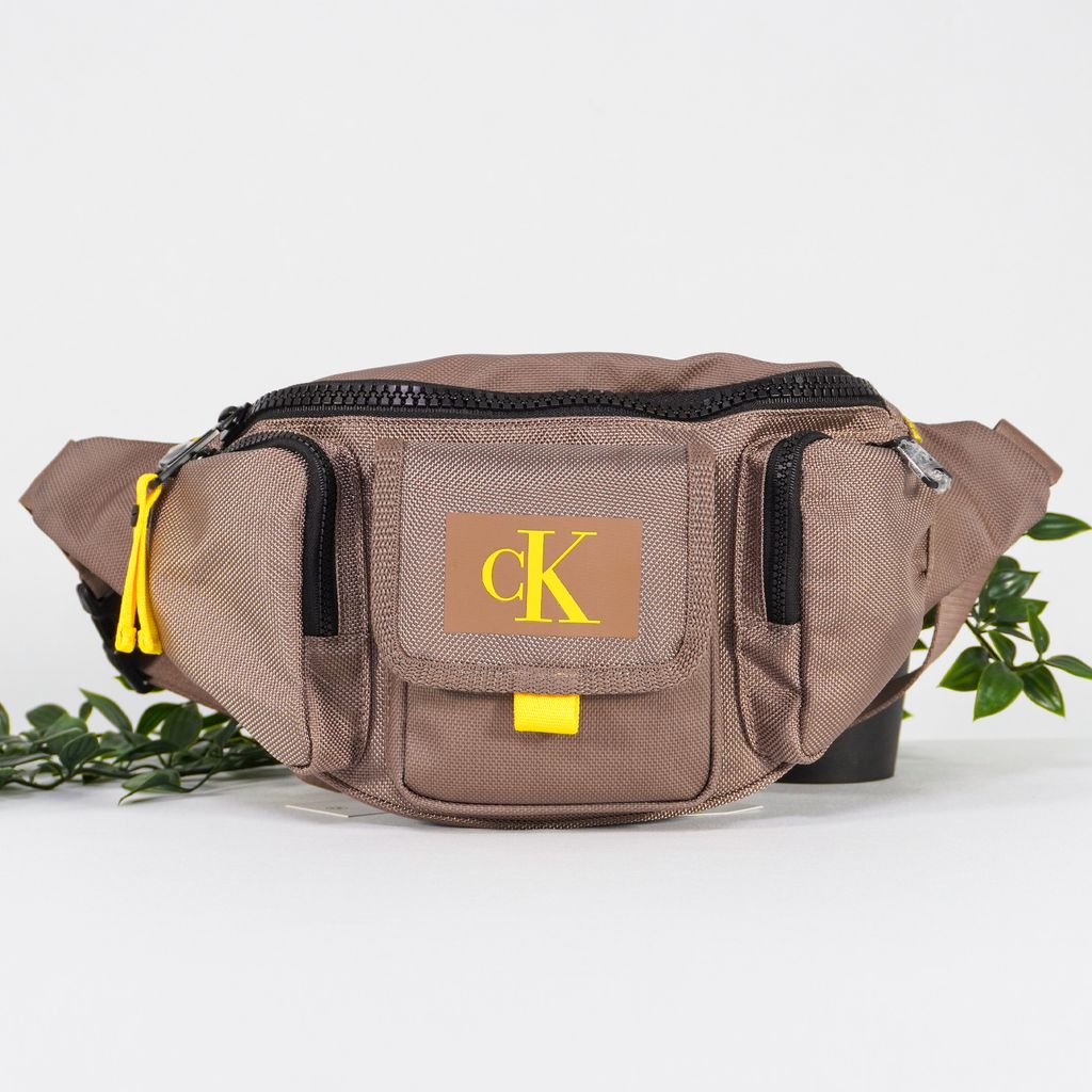 CALVIN KLEIN Park Utility Waistbag in Warm Toffee 1