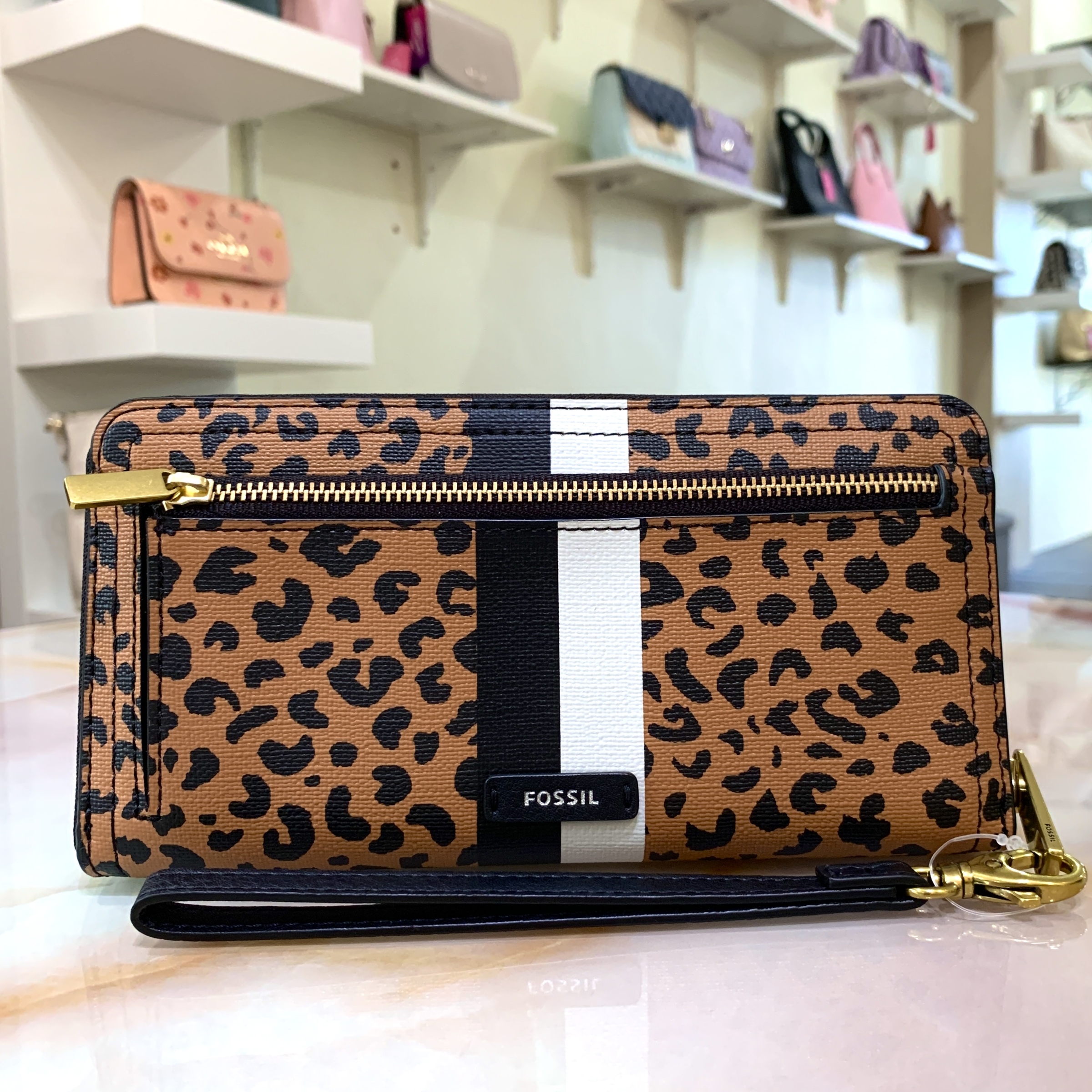 FOSSIL Logan RFID Zip Around Clutch in Cheetah SL6354989