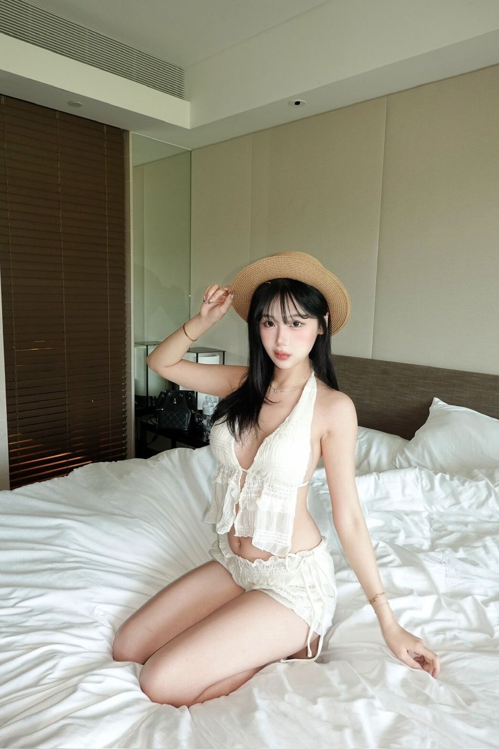 LINE_ALBUM_S11_260601_2