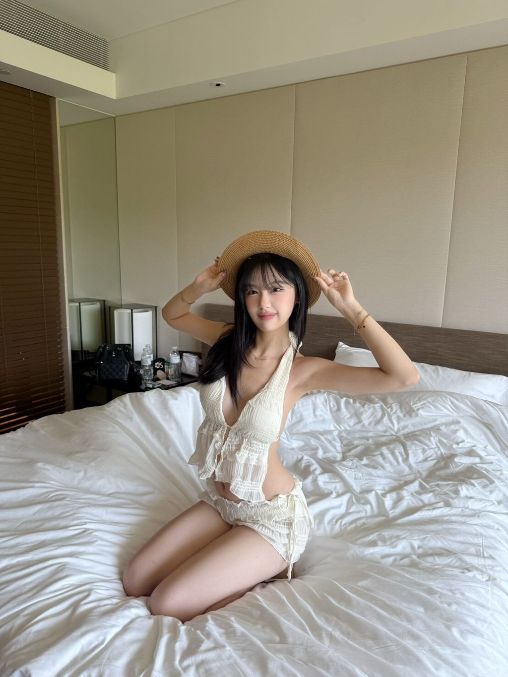 LINE_ALBUM_S11_260601_12