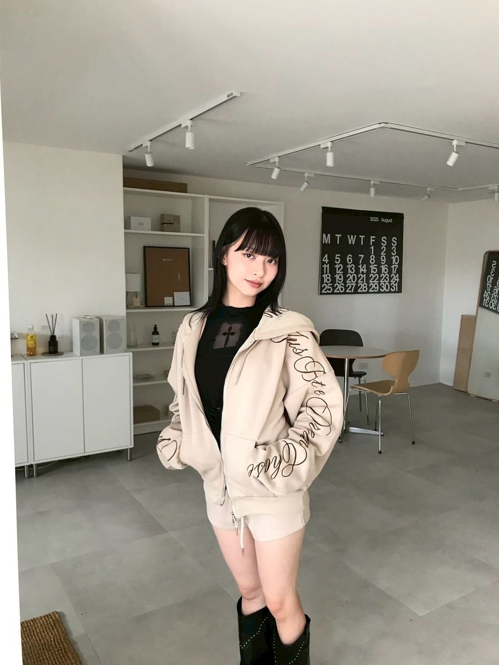 LINE_ALBUM_J01_250817_1