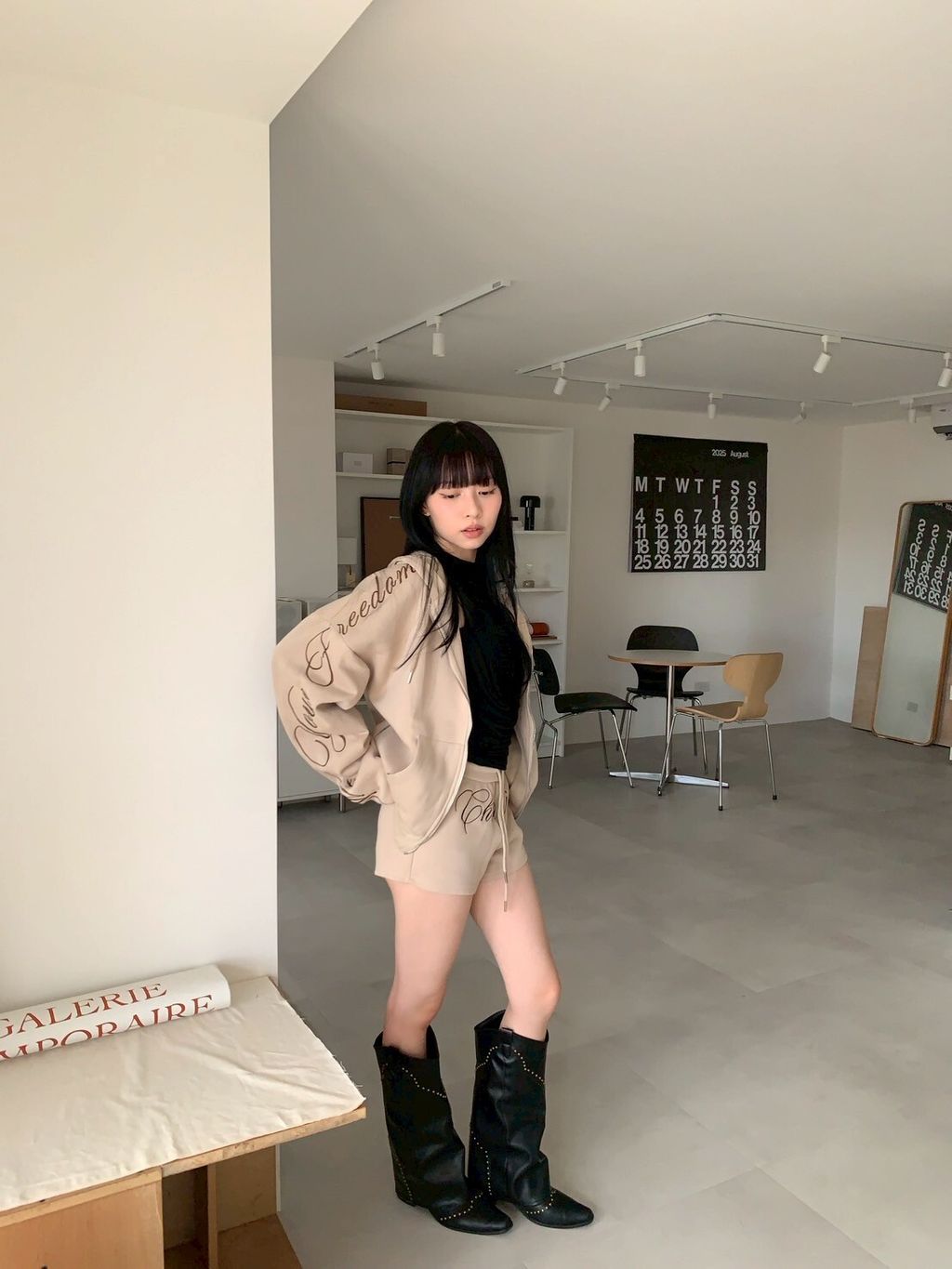 LINE_ALBUM_J01_250817_18