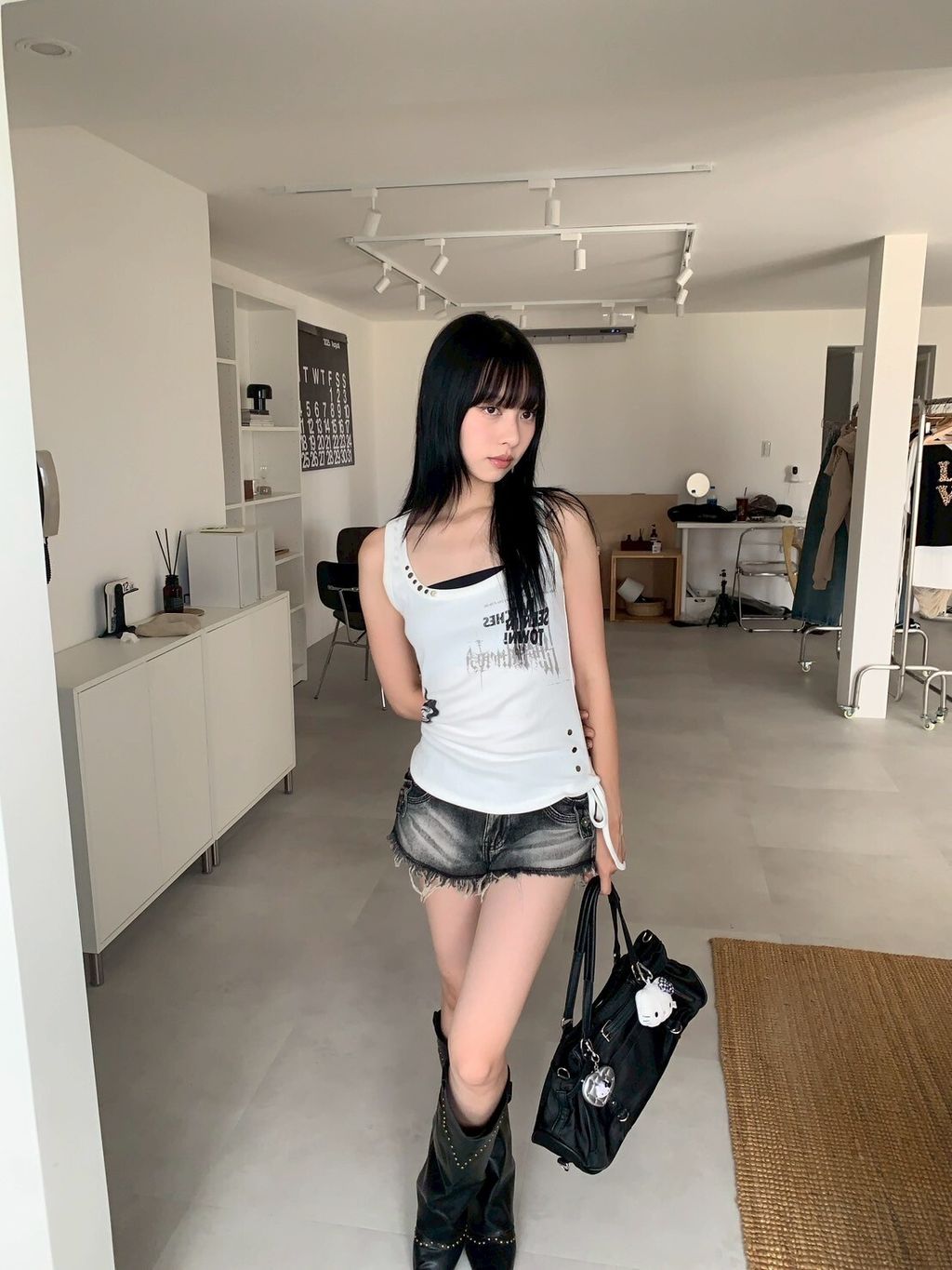 LINE_ALBUM_B01_250817_23