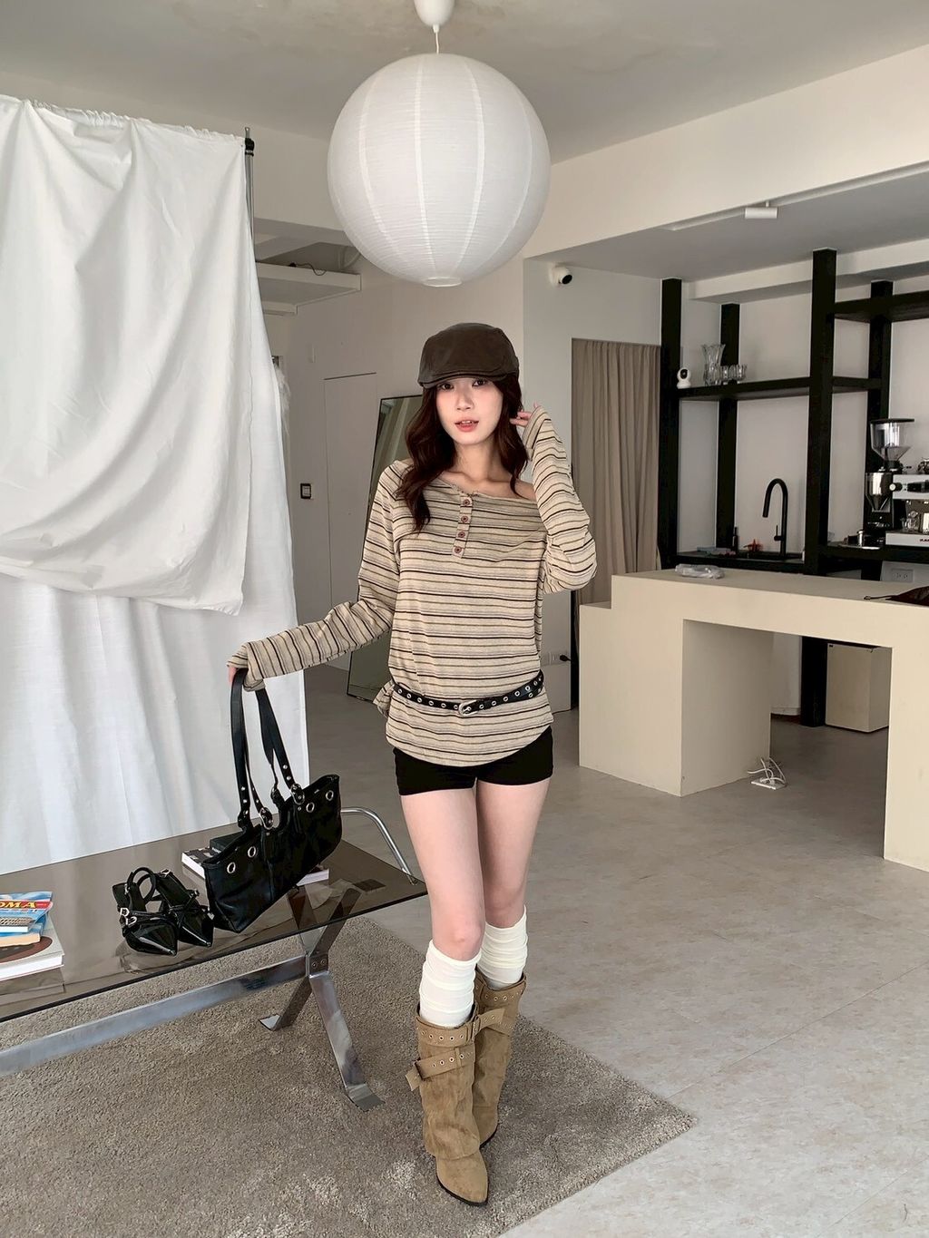 LINE_ALBUM_T06摩卡曲奇條紋一字領_251002_19