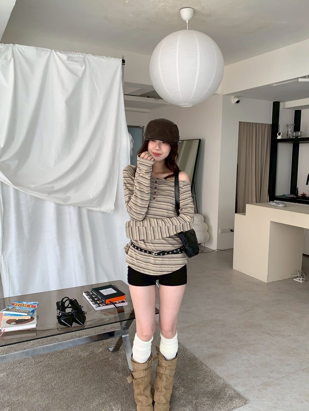 LINE_ALBUM_T06摩卡曲奇條紋一字領_251002_16