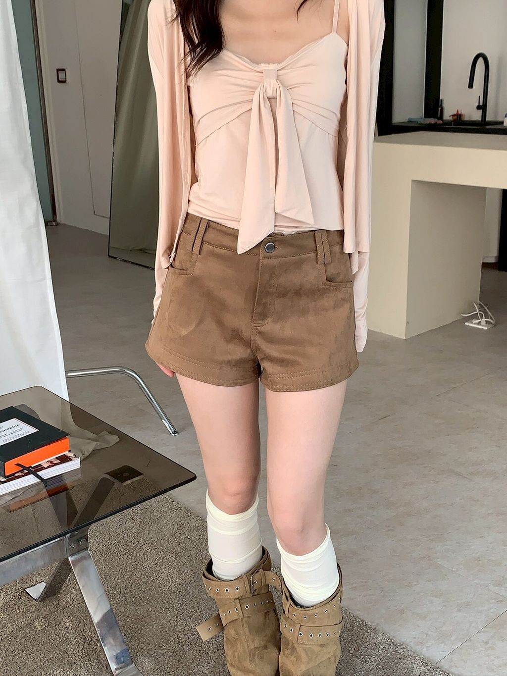 LINE_ALBUM_B03 麂皮短褲_251002_11