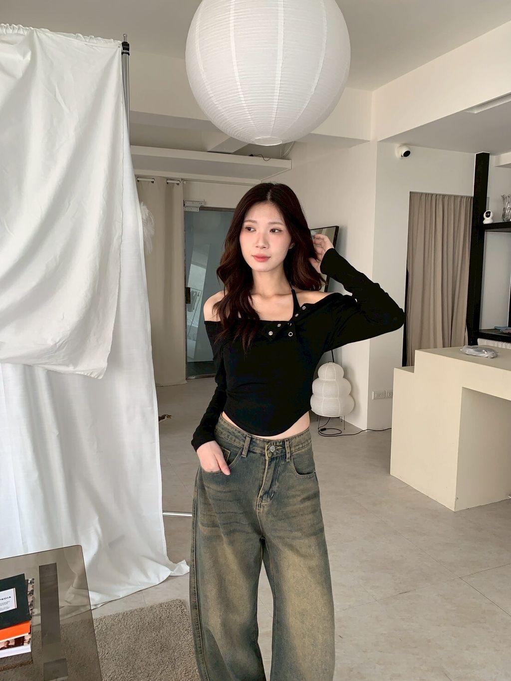 LINE_ALBUM_T07自帶胸墊斜釦繞脖背心set_251002_15