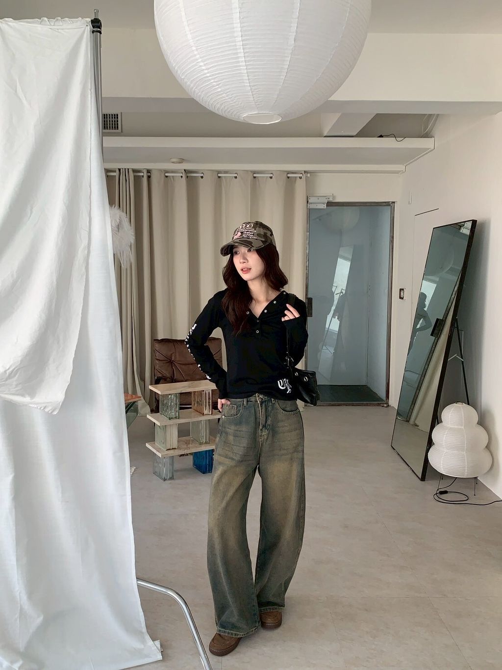 LINE_ALBUM_B04金屬做舊刷色牛仔褲_251002_1