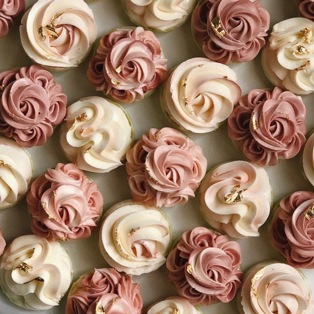 rosette-mini-cupcakes-pink