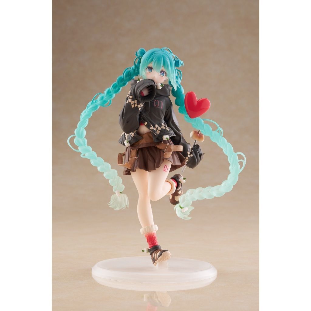 TAITO Hatsune Miku Fashion (Outdoor Ver.)