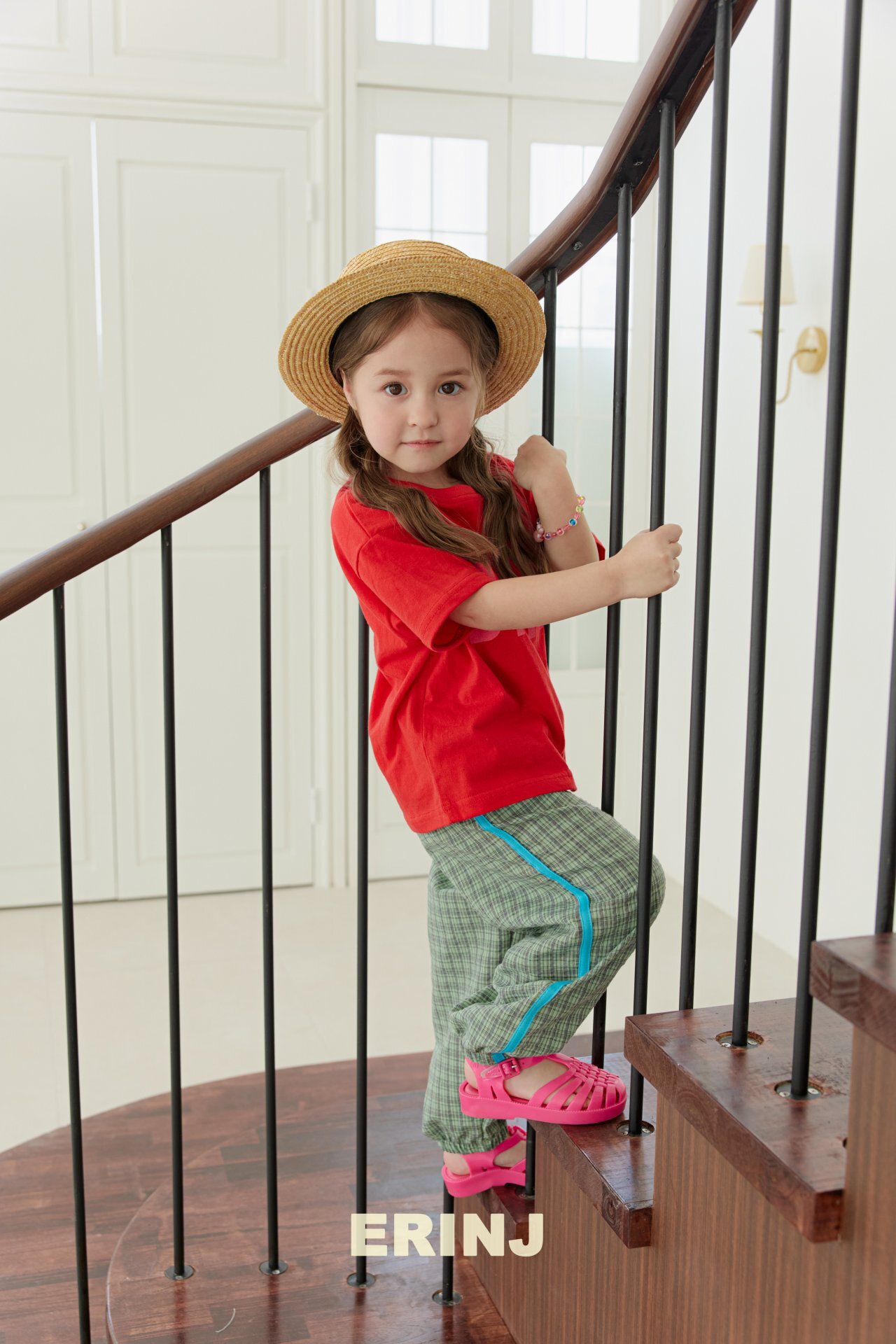 _830rz.e3wiF2Y7pOA_7