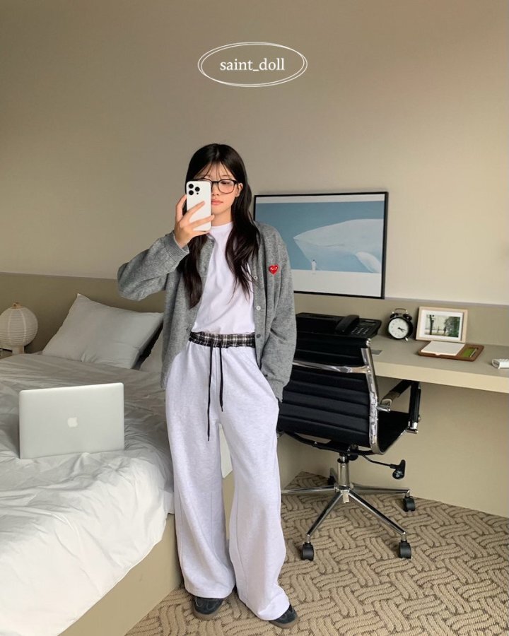 23