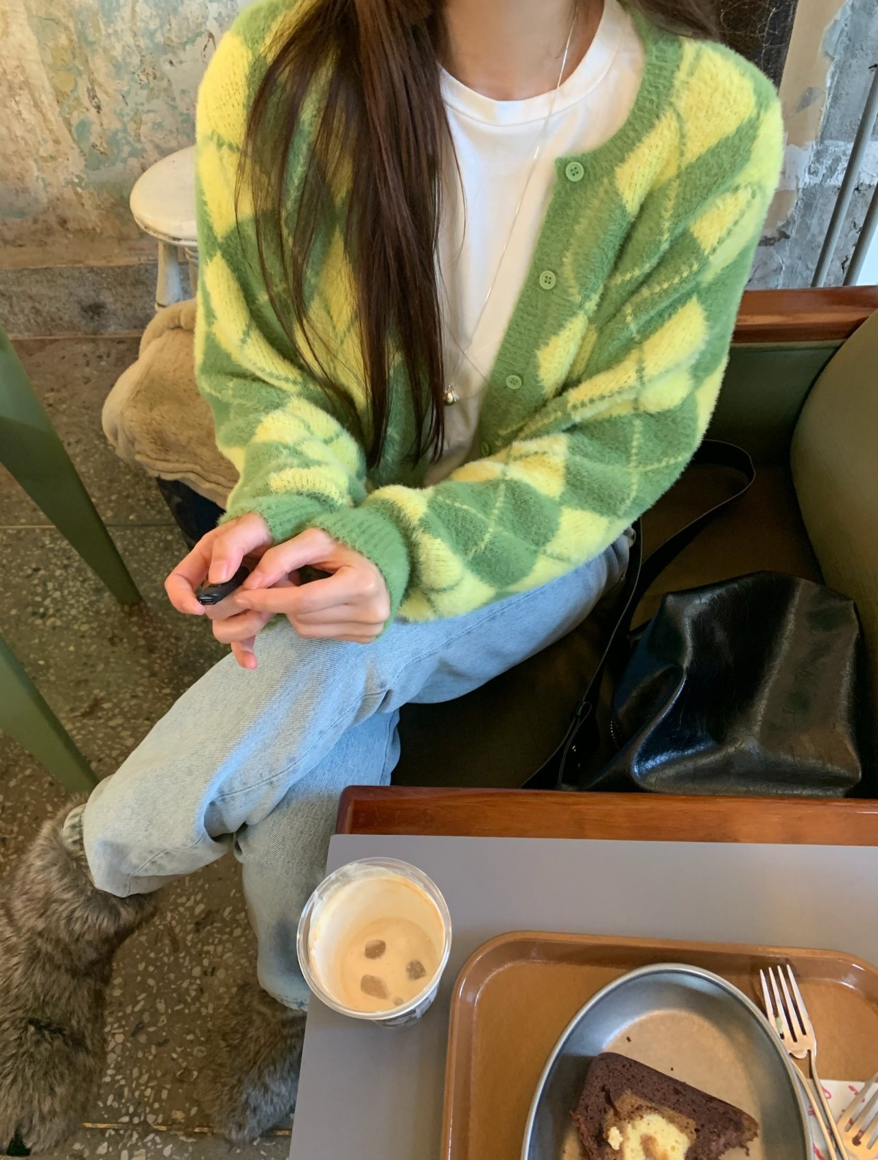 _0Kila8.KQ04mrYlwma_1