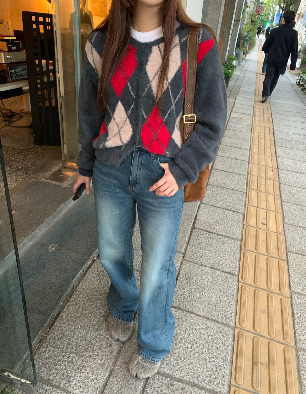 _0Kila8.KQ04mrYlwma_5