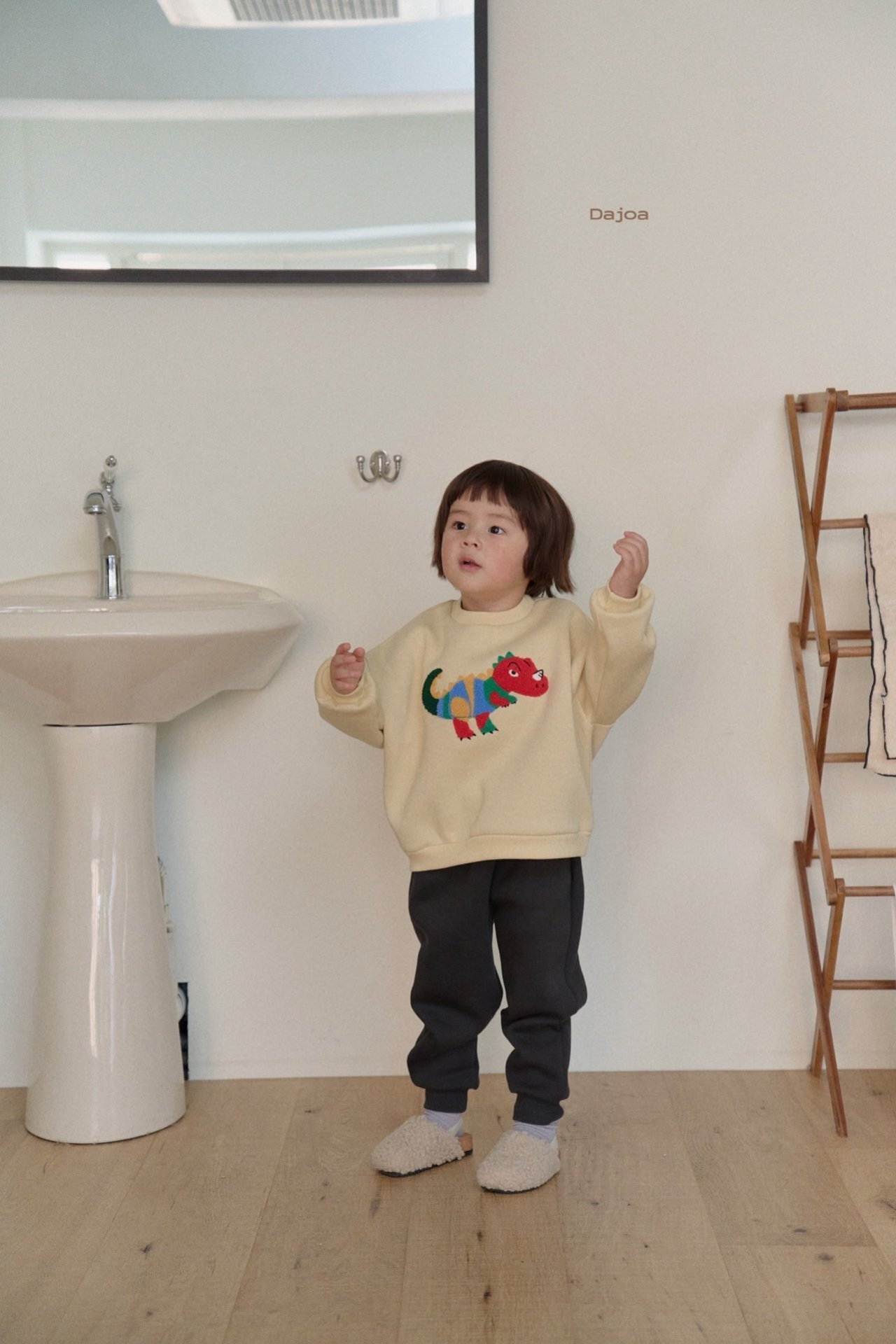 _EOsAC4.5EcJyRHy1l9_5