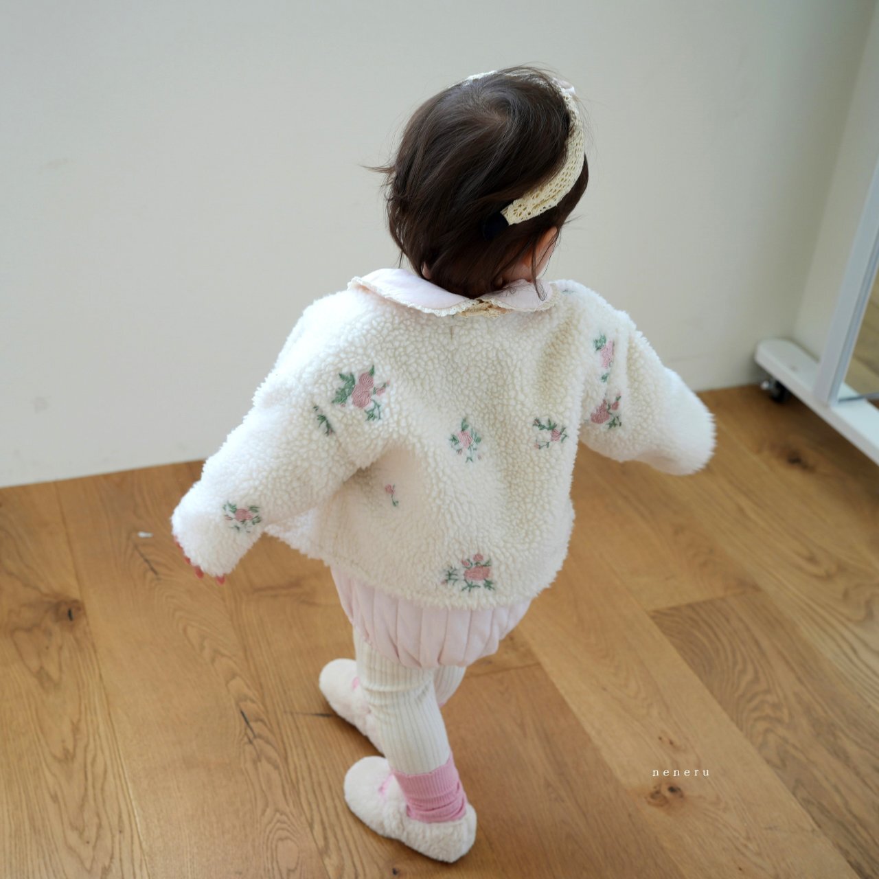 _iZKOW0.57lCJ7y7xL9_13