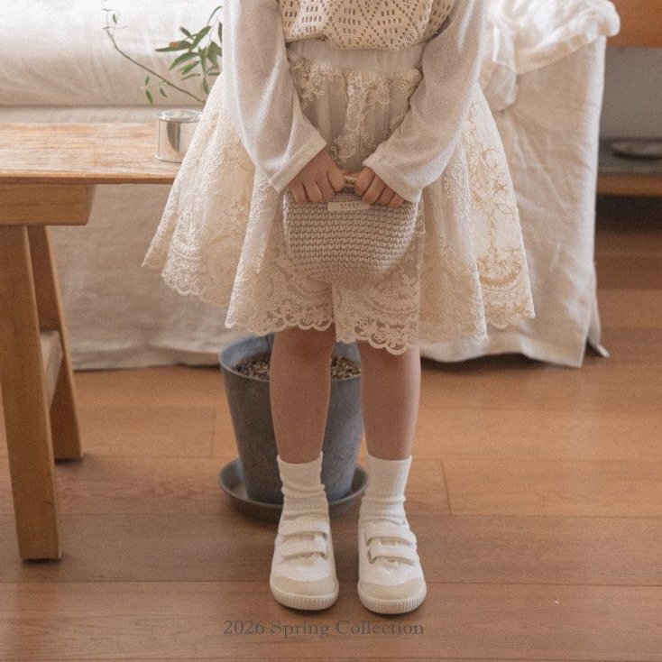 _19IxG7.73iKmcZAVM9_10