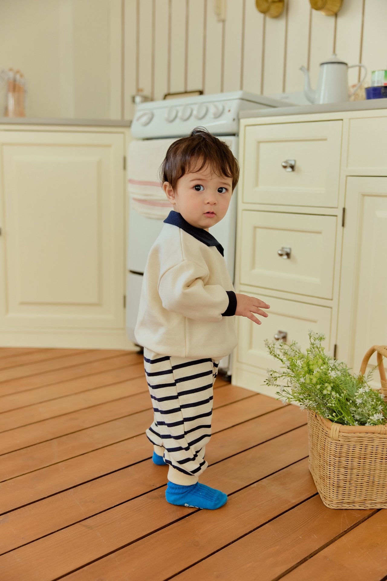 _3FDZW7.IJT5CRvlyna_12