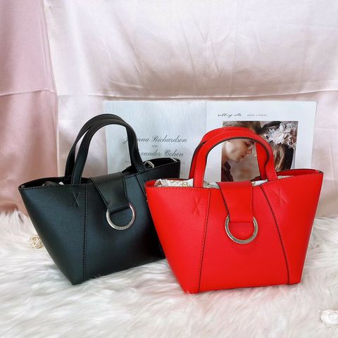LINE_ALBUM_Guess,長夾，包包_221027_105