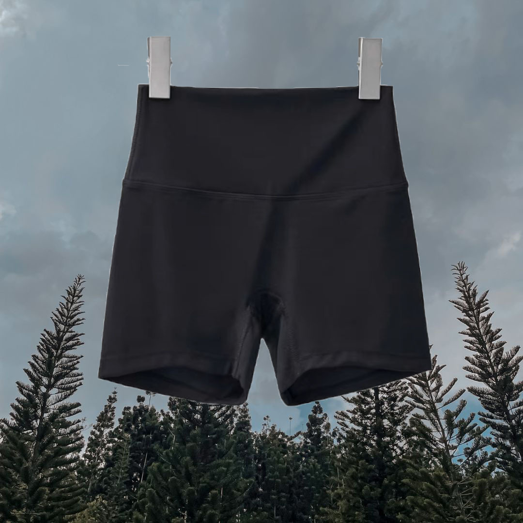Lyra Short Black