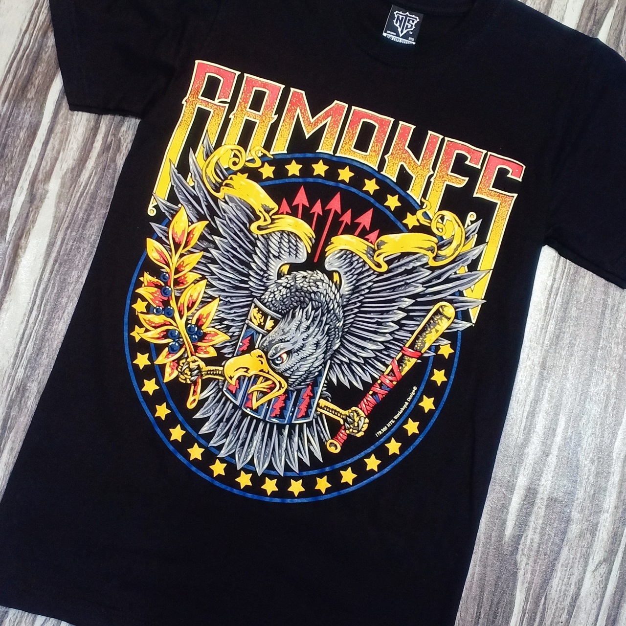 17R308 RAMONES AMERICAN PUNK ROCK BAND LOGO EAGLE LIMITED COLOR EDITION NTS  ORIGINAL NEW TYPE SYSTEM COTTON T-SHIRT – PREMIUM GRADE BLACK TIMBER NEW  TYPE SYSTEM MOAI SPEED HIGH QUALITY SILK SCREEN
