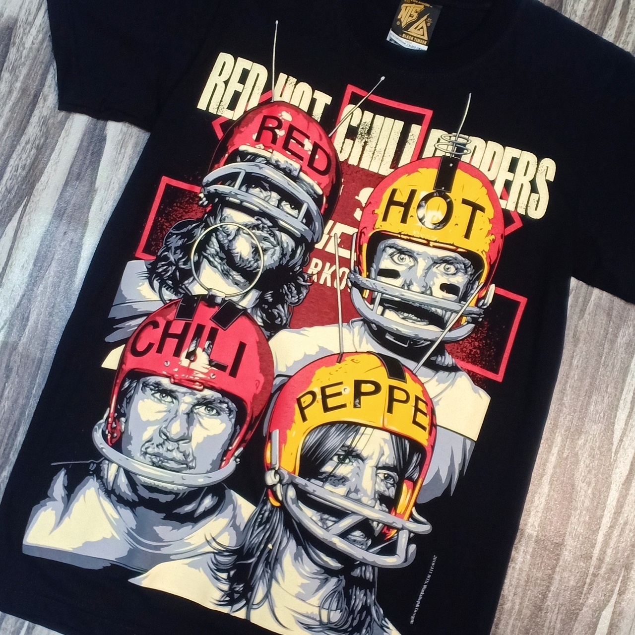 18R311 RED HOT CHILI PEPPERS PUNK ROCK BAND RHCP AMERICAN FOOTBALLER COVER  NTS ORIGINAL NEW TYPE SYSTEM COTTON T-SHIRT – PREMIUM GRADE BLACK TIMBER  NEW TYPE SYSTEM MOAI SPEED HIGH QUALITY SILK