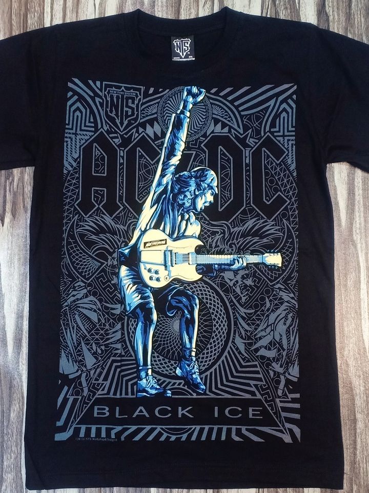 12R126 ACDC BLACK ICE HARD ROCK BAND-1