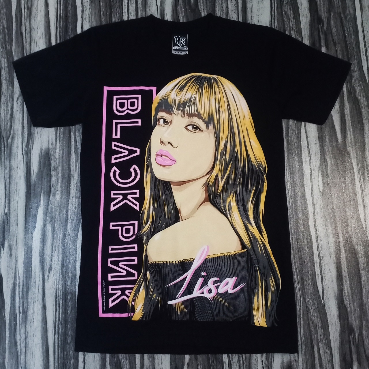 バンドTシャツ　ブラックピンク　LALISA リサ　(BLACKPINK)新品 M
