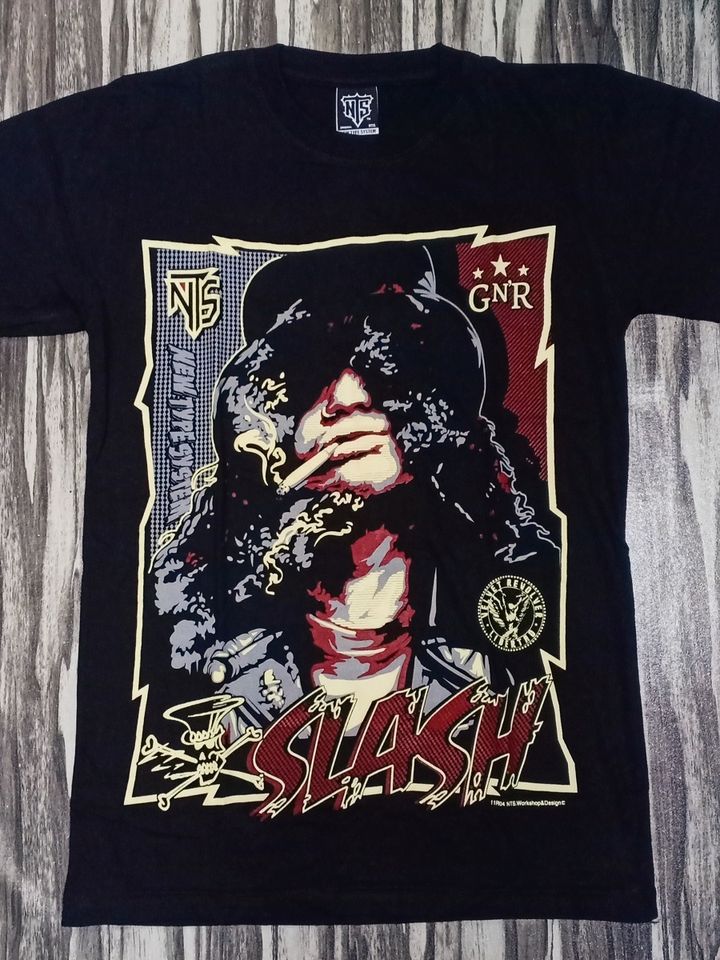 11R04 SLASH GUNS N ROSES GUITARIST 1 1200