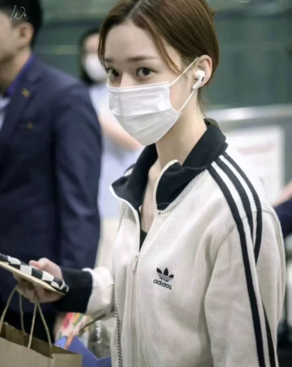 image_D79689A3-EC4D-4766-966D-569952B0D9C3_1748072491