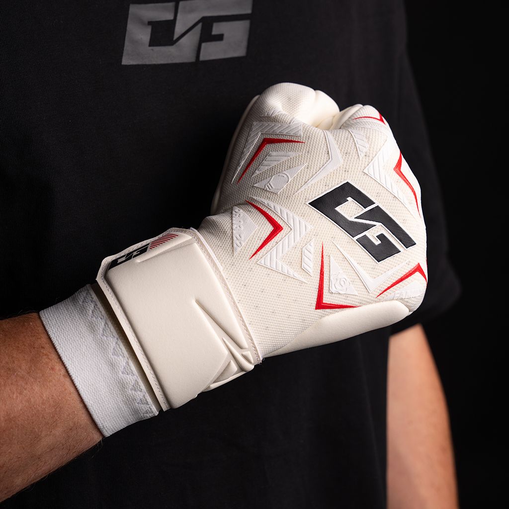 One-Glove-OG1-TYPE-R-David-Raya-Goalkeeper-Gloves_9-1732491941389