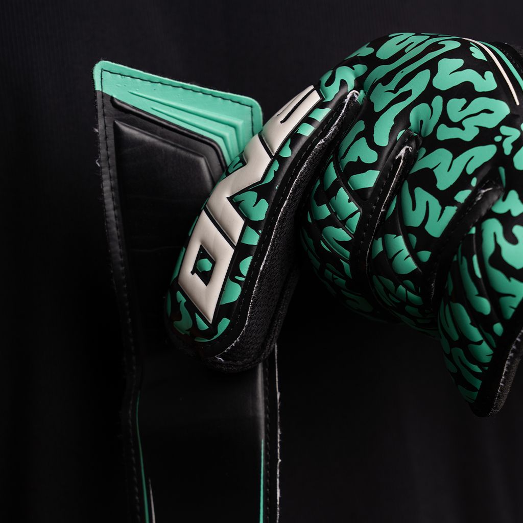 One_Glove_NXT_Origin_Mentality_Monster_Goalkeeper_11