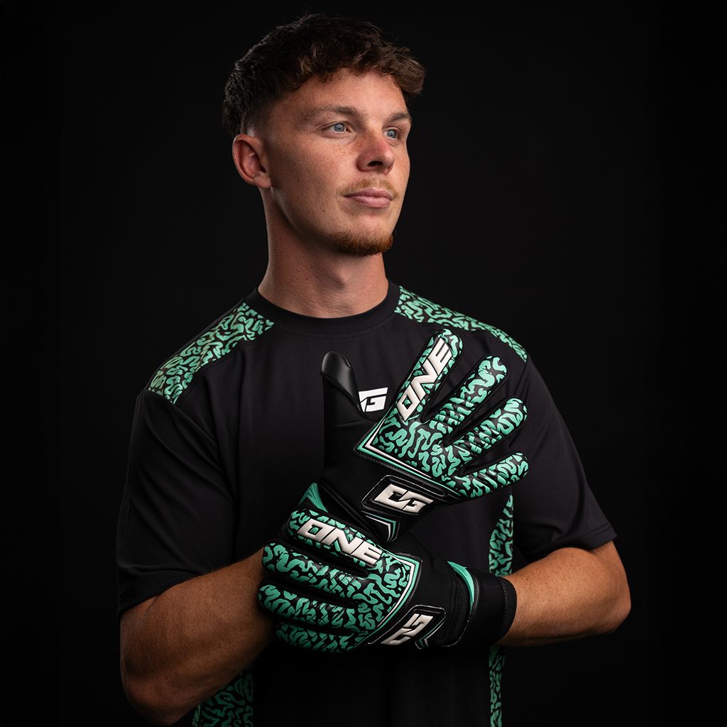 One_Glove_NXT_Advance_Mentality_Monster_Fingersave_Goalkeeper_4