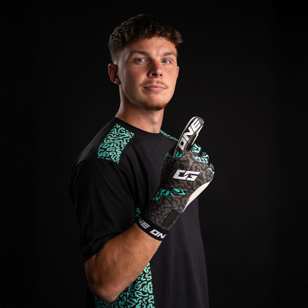 One_Glove_OG1_Mentality_Monster_Hyla_SL_Goalkeeper_Gloves_19