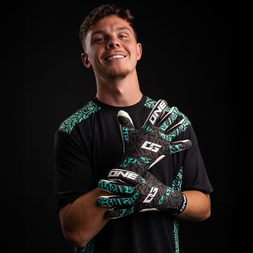 One_Glove_OG1_Mentality_Monster_Hyla_SL_Goalkeeper_Gloves_11