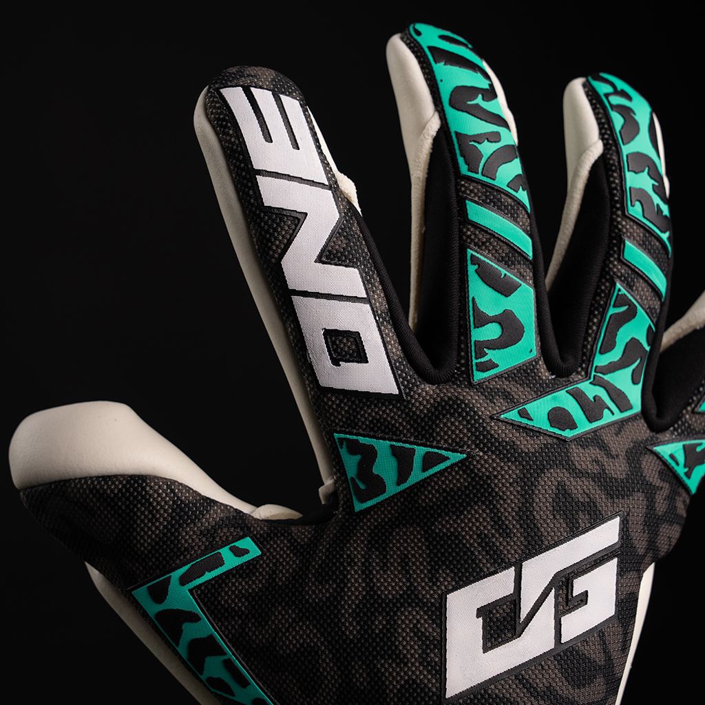 One_Glove_OG1_Mentality_Monster_Hyla_SL_Goalkeeper_Gloves_21