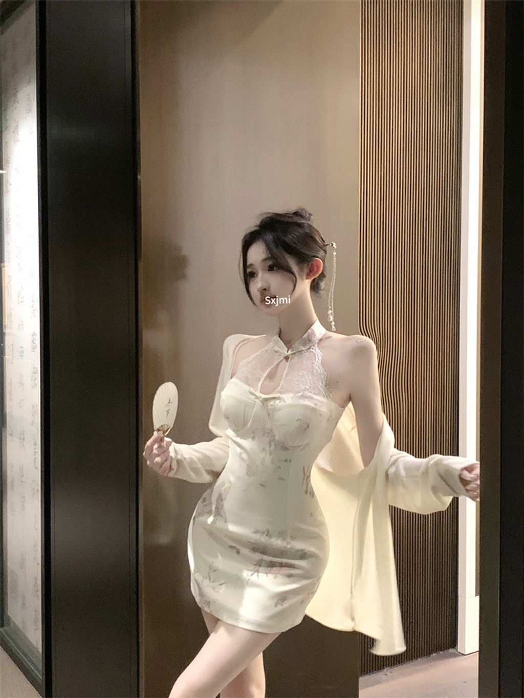 85A02E5C-8EF4-47AD-8CE1-2F980026F176