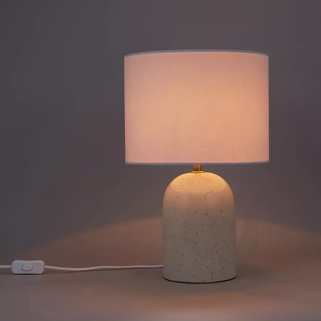 mia table lamp1