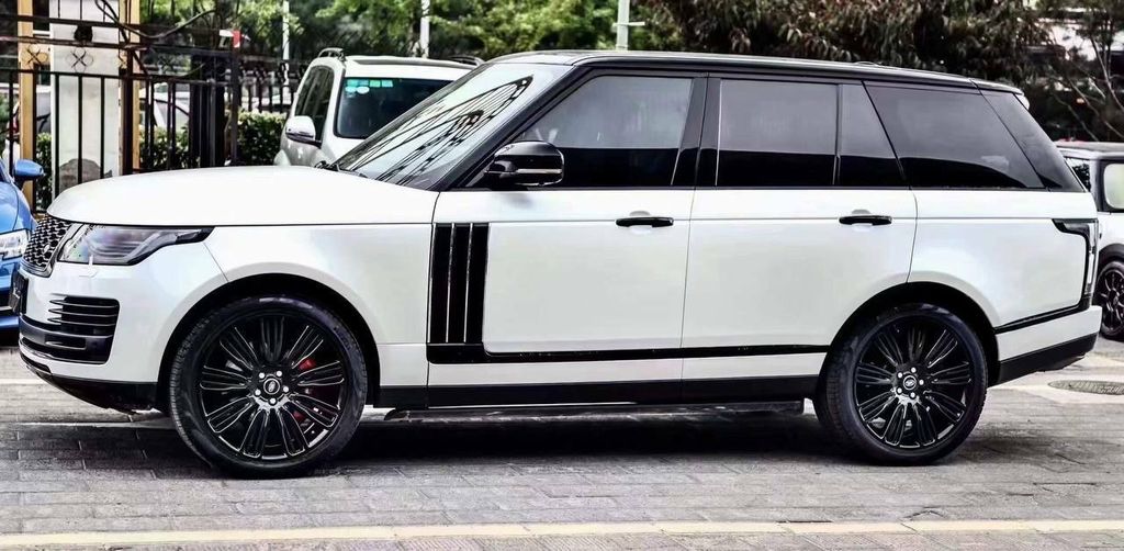 3. Range Rover Satin All Black (2)