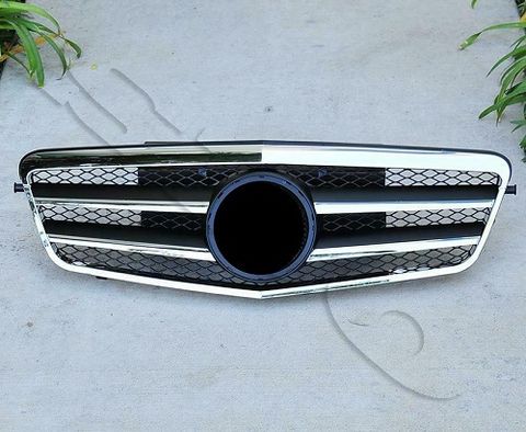 W212 `10 CL Style Front Grille ChromeBlack (2)