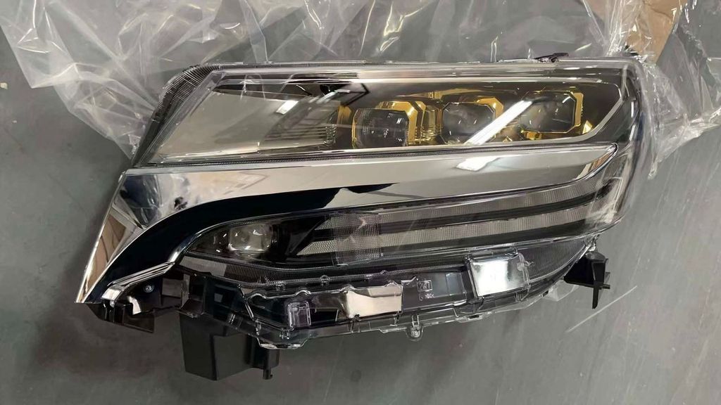 Toyota Alphard AGH30 2018 Head Lamp Projector Black Chrome Golden Eye