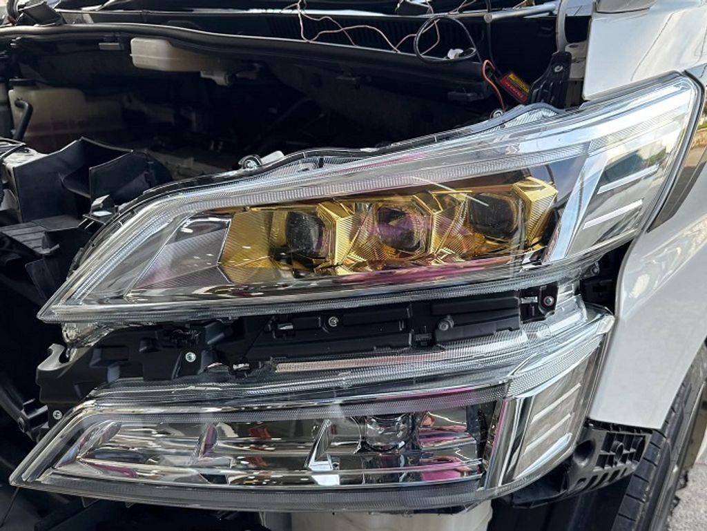 Toyota Vellfire AGH30 2015-2023 Head Lamp Projector (Golden Eyes)