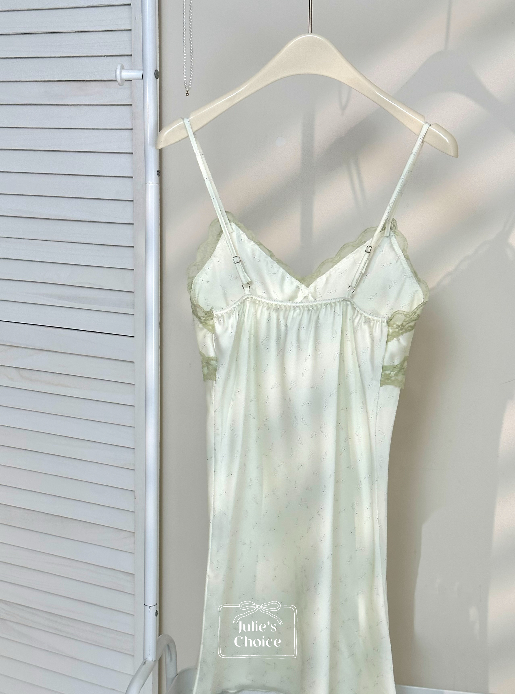 adjustable-strap-backless-nightgown3