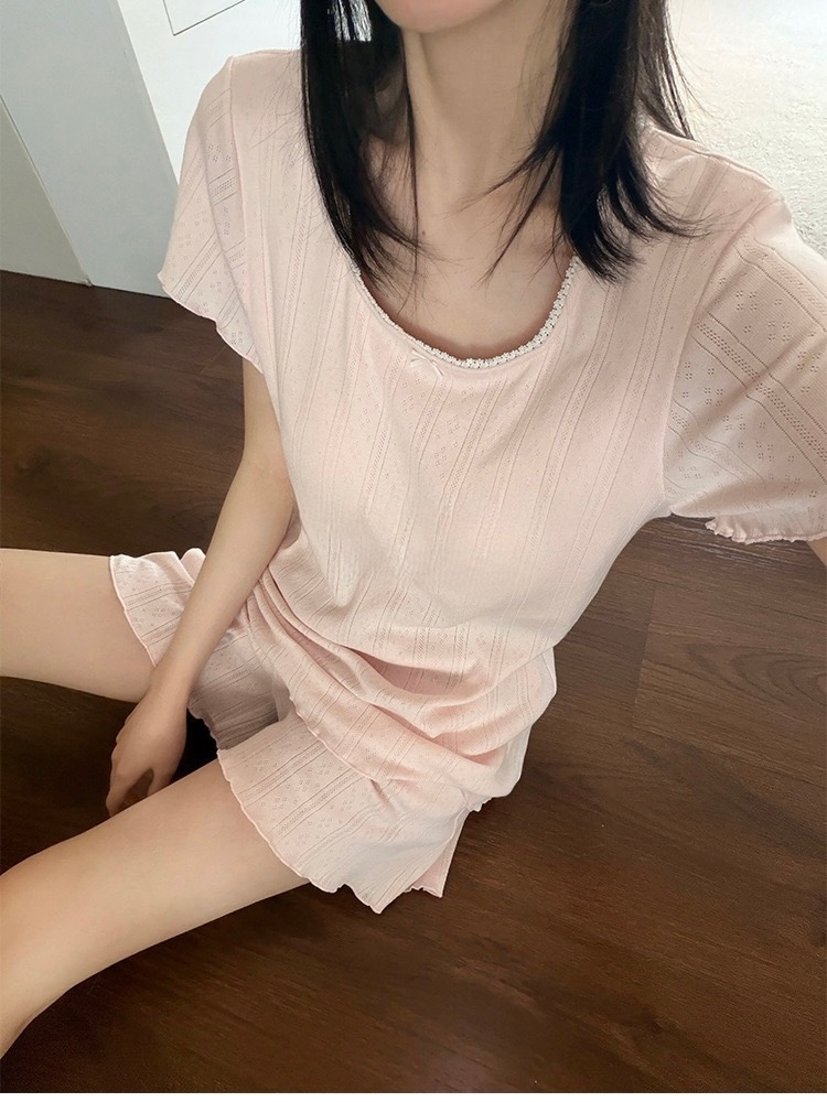 韓系純棉睡衣套裝-莓果粉-坐姿穿搭示範-自帶胸墊免穿Bra-Julie's Choice