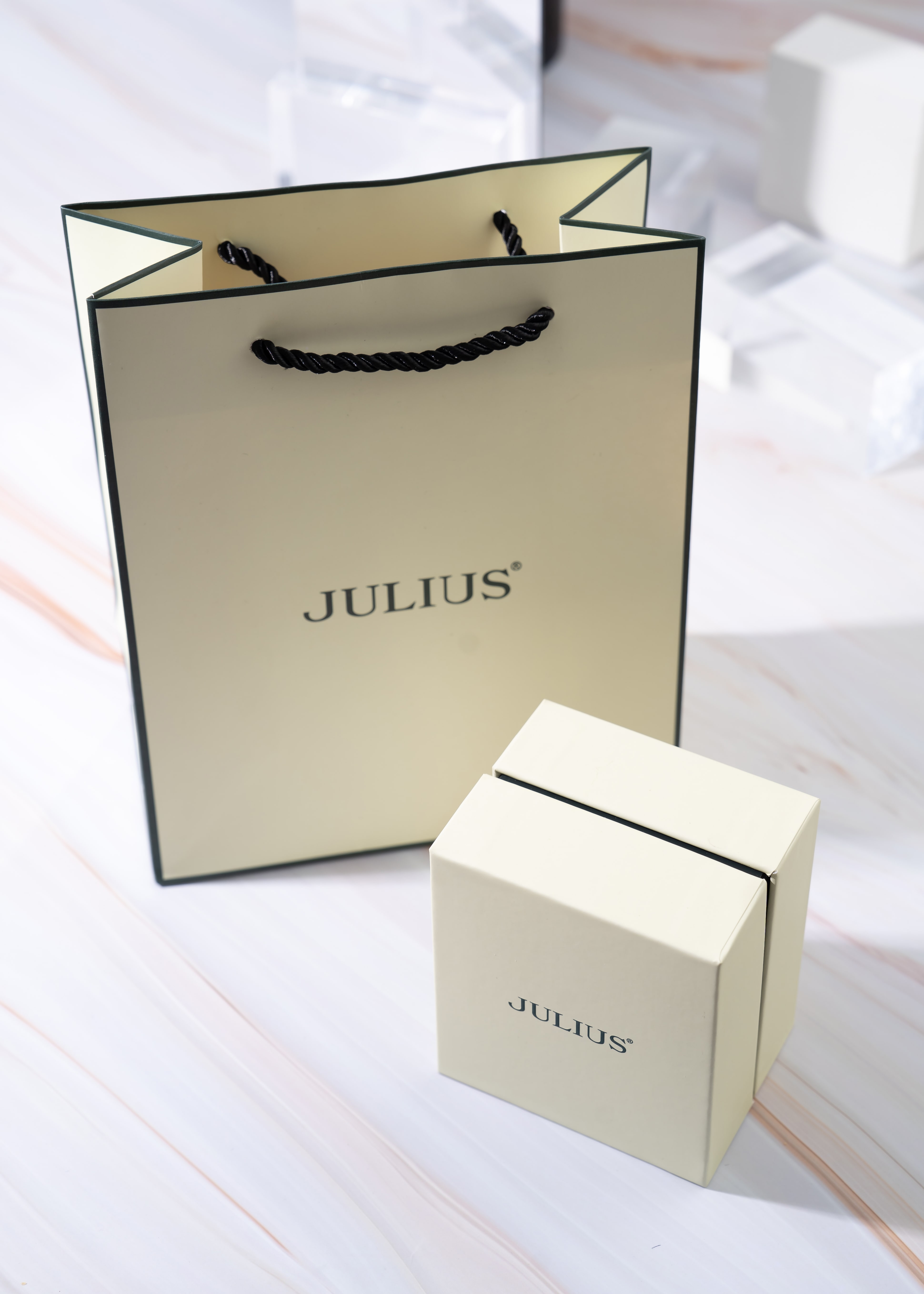BOX JULIUS  (2)-min