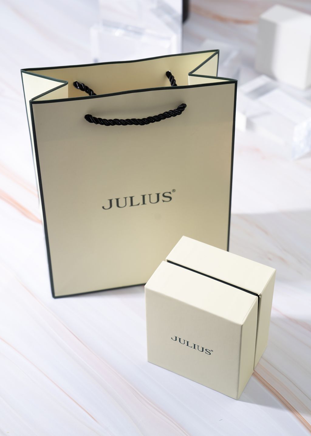 BOX JULIUS  (2)