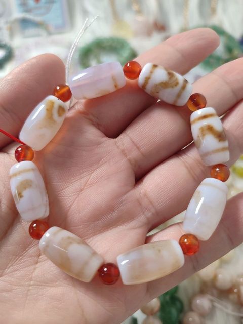 photo_6235458934110536891_y