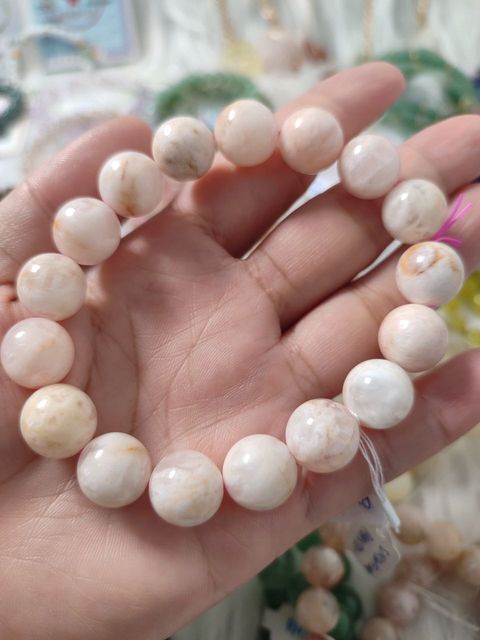 photo_6235458934110536889_y