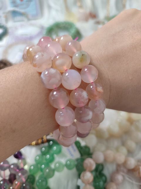 photo_6235458934110536895_y