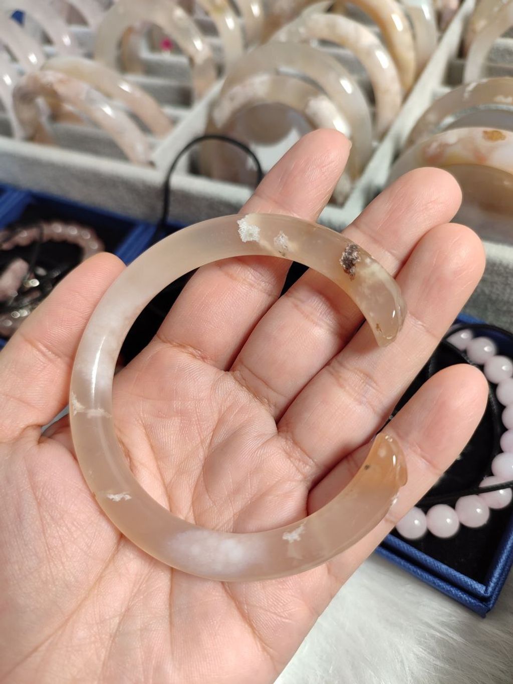 photo_6282783413513602244_y